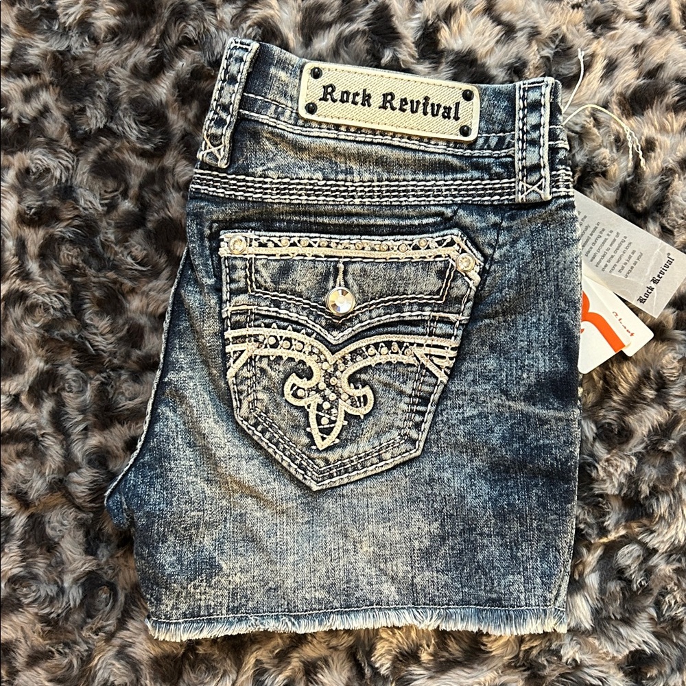 Rock Revival 30 NWT Blue Denim Shorts with White Stitching & rhinestones
